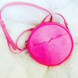 Powerful pink cross body 👛💕